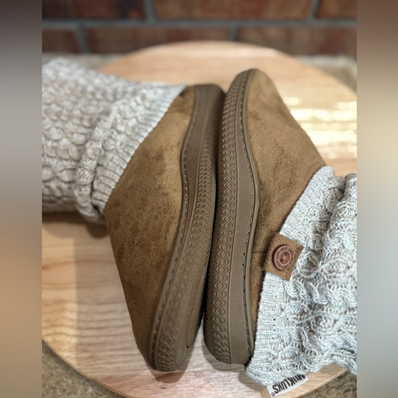 MUK LUKS BOOTIES CABLE SWEATER KNIT BROWN SHERPA SLIPPERS BOOTS SIZE 7-8 NWOT - Picture 6 of 9